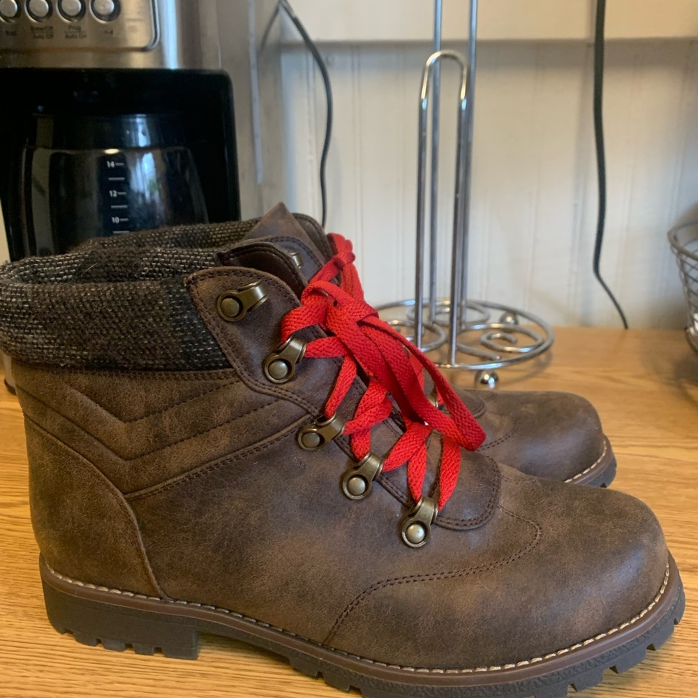 Women's Sonoma Brown Ankle Boots with Red Laces